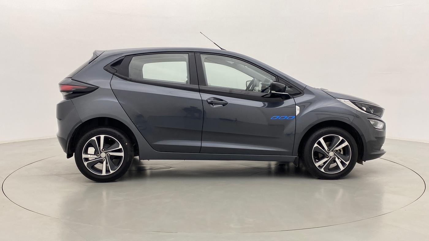 2021 Tata ALTROZ XZ 1.5 RTQ, Diesel, Manual, 16,127 km, Right Side View