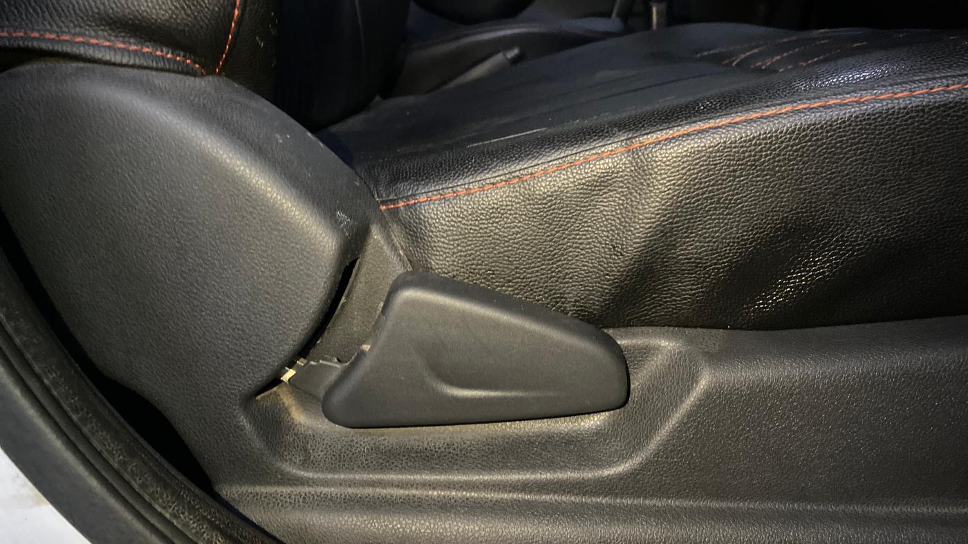 2016 Renault Kwid RXL, Petrol, Manual, 53,265 km, Driver Side Adjustment Panel