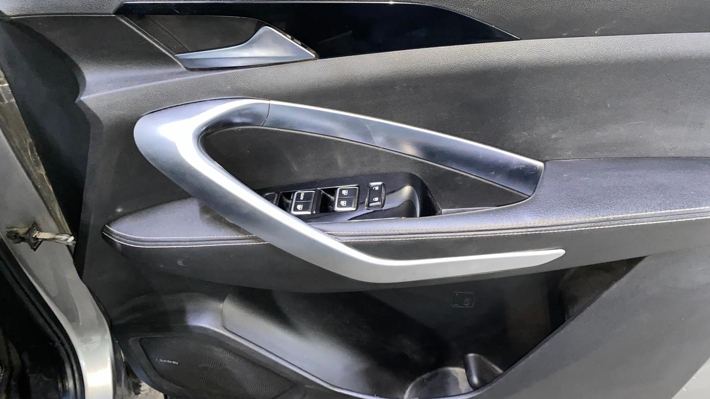 2020 MG HECTOR SHARP 1.5 DCT PETROL, Petrol, Automatic, 37,087 km, Driver Side Door Panels Control