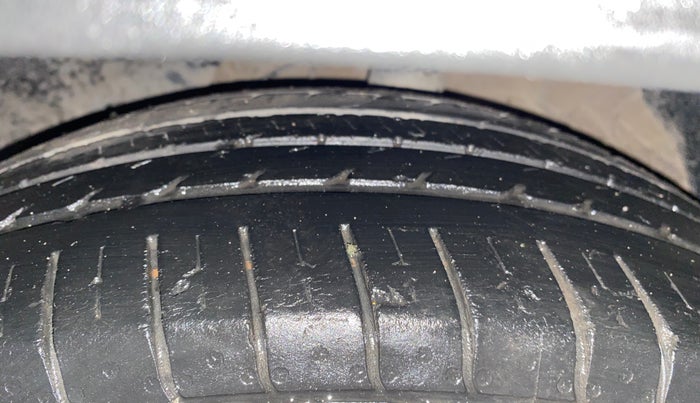 2020 MG HECTOR SHARP 1.5 DCT PETROL, Petrol, Automatic, 37,087 km, Left Front Tyre Tread