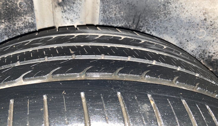 2020 MG HECTOR SHARP 1.5 DCT PETROL, Petrol, Automatic, 37,087 km, Right Rear Tyre Tread