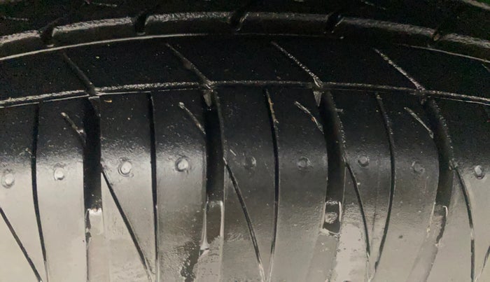 2023 KIA SONET HTK PLUS 1.0 IMT, Petrol, Manual, 13,063 km, Right Front Tyre Tread