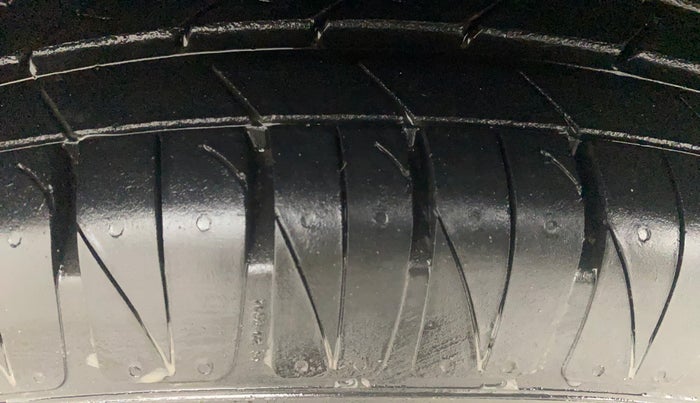 2023 KIA SONET HTK PLUS 1.0 IMT, Petrol, Manual, 13,063 km, Left Front Tyre Tread