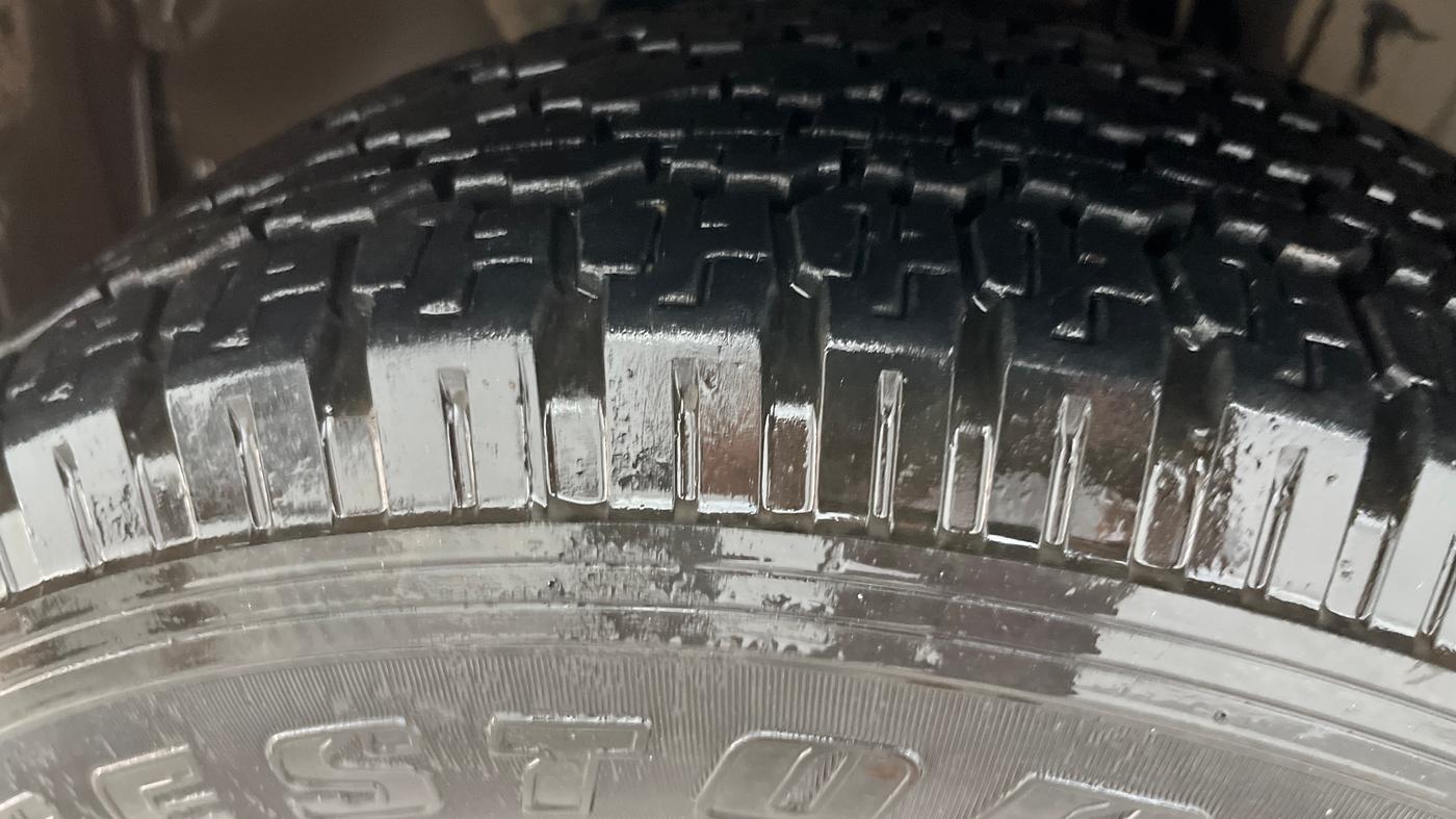 2018 Tata Hexa XMA 4X2 7 STR, Diesel, Automatic, 58,341 km, Left Front Tyre Tread