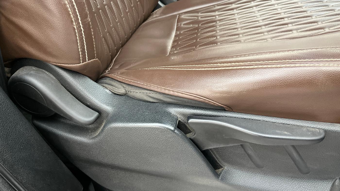 2018 Tata Hexa XMA 4X2 7 STR, Diesel, Automatic, 58,341 km, Driver Side Adjustment Panel