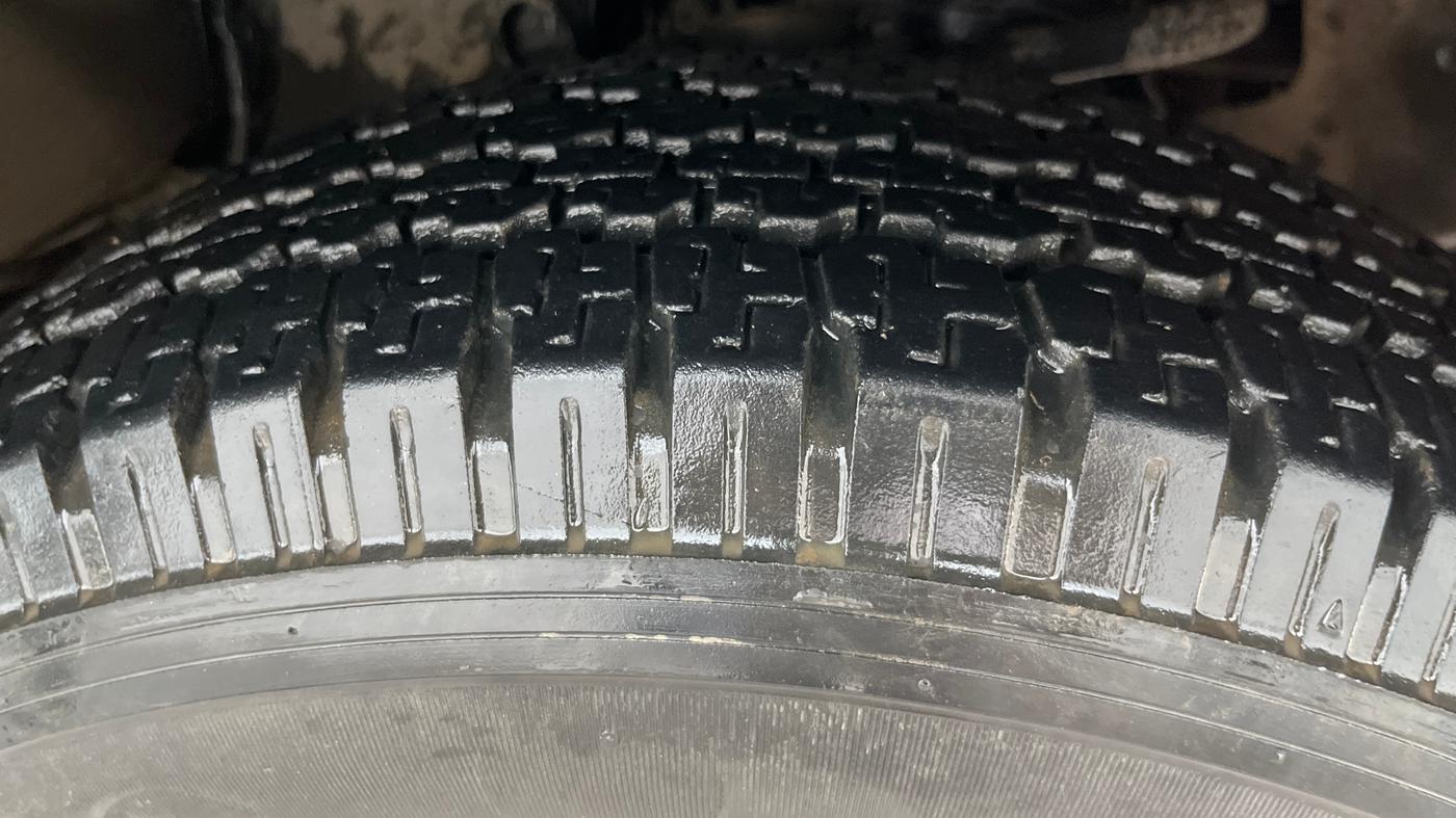 2018 Tata Hexa XMA 4X2 7 STR, Diesel, Automatic, 58,341 km, Right Front Tyre Tread