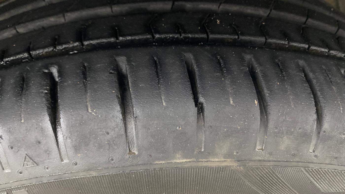 2021 Toyota Glanza G, Petrol, Manual, 27,447 km, Right Front Tyre Tread