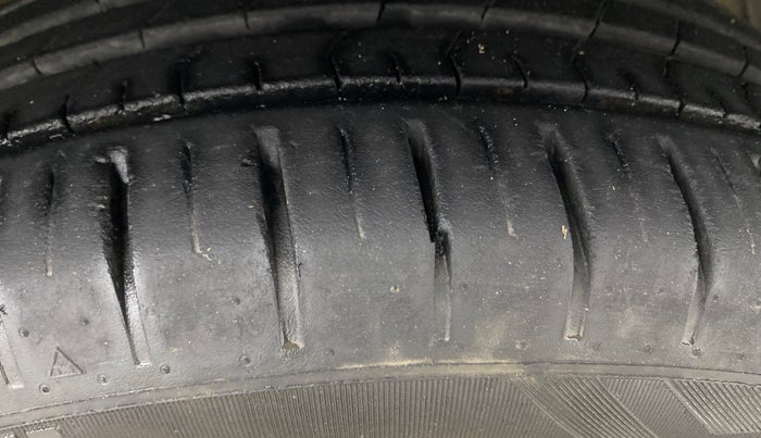 2021 Toyota Glanza G, Petrol, Manual, 27,447 km, Right Front Tyre Tread