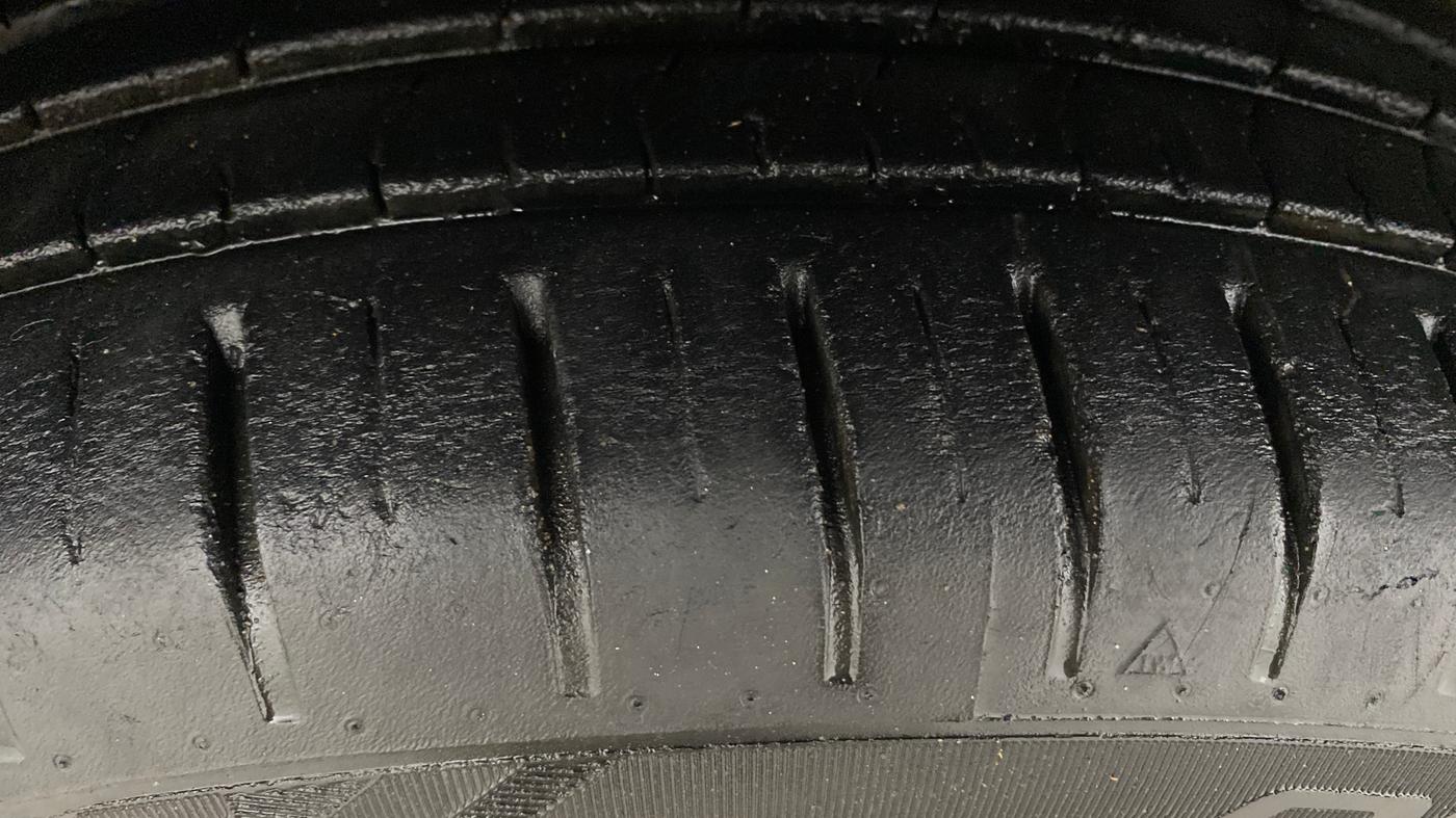 2021 Toyota Glanza G, Petrol, Manual, 27,447 km, Left Front Tyre Tread