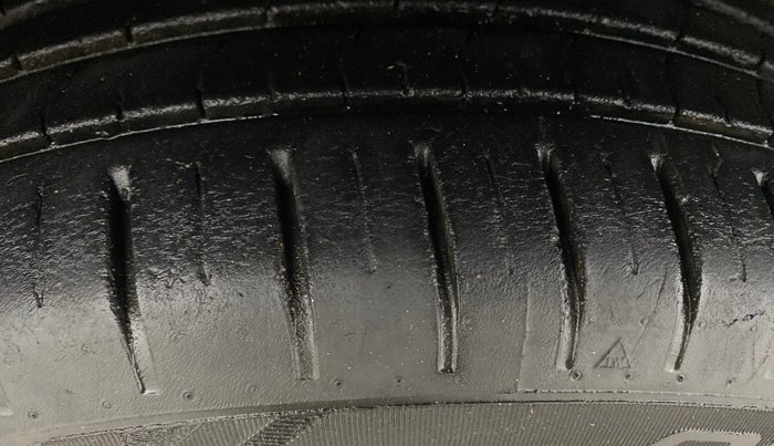 2021 Toyota Glanza G, Petrol, Manual, 27,447 km, Left Front Tyre Tread