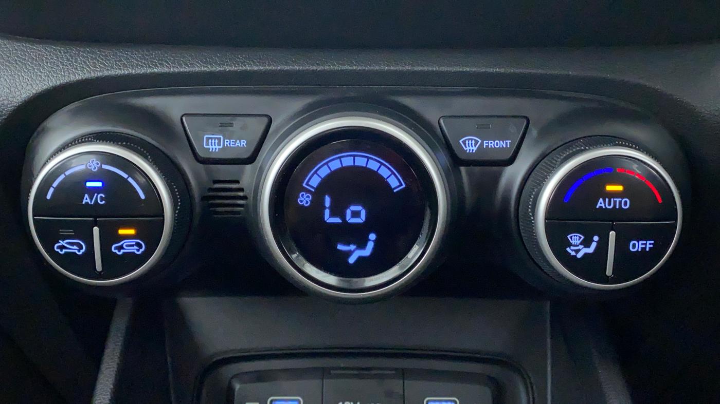 2022 Hyundai VENUE S Plus MT 1.2 Kappa, Petrol, Manual, 9,503 km, Automatic Climate Control