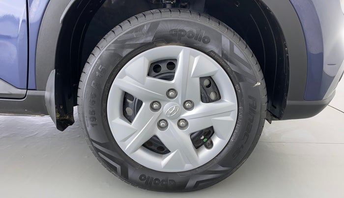 2022 Hyundai VENUE S Plus MT 1.2 Kappa, Petrol, Manual, 9,503 km, Right Front Wheel