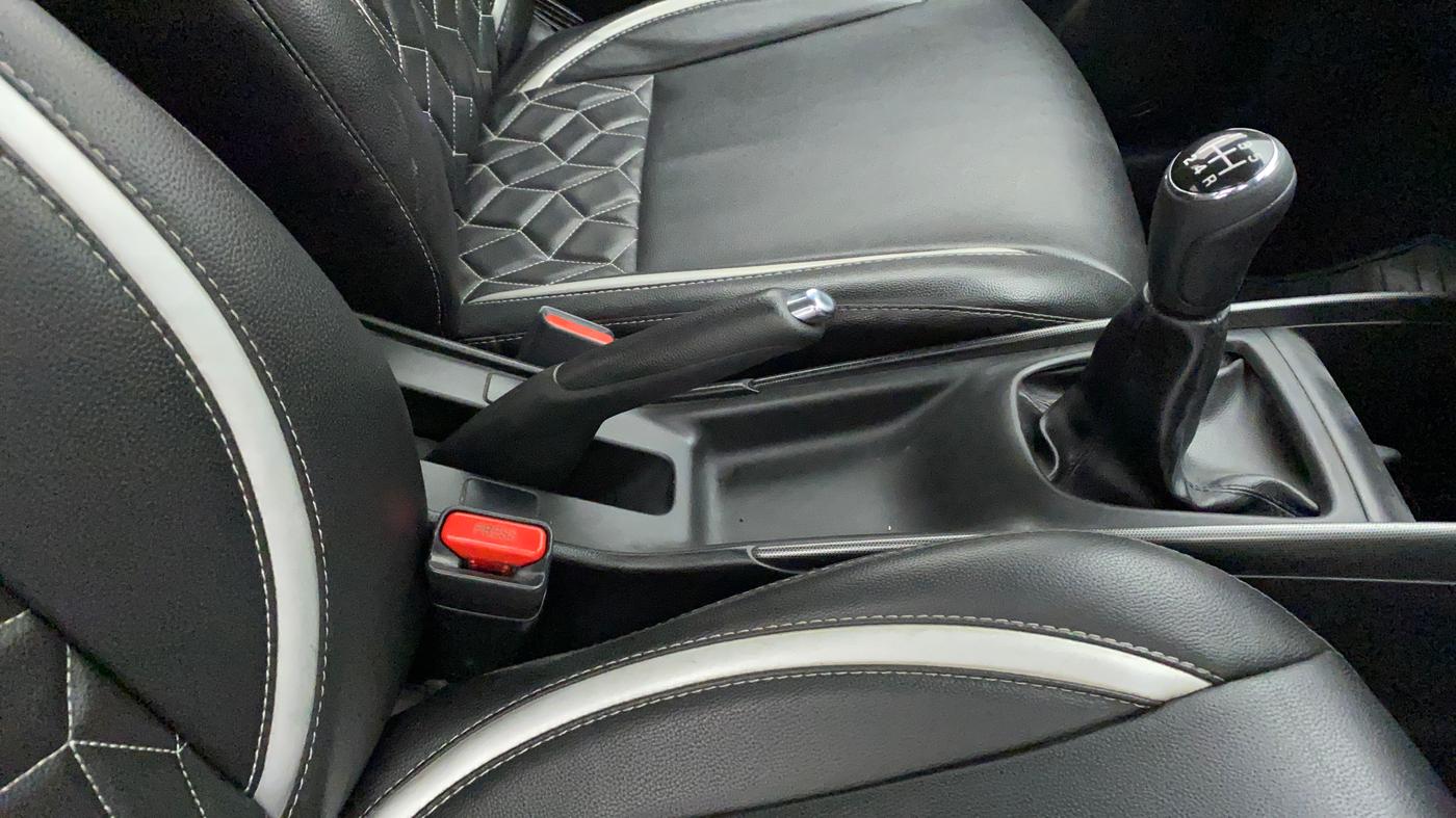 2016 Maruti Baleno DELTA PETROL 1.2, Petrol, Manual, 51,243 km, Gear Lever