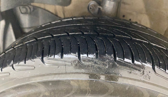 2013 Honda Amaze 1.2L I-VTEC S, Petrol, Manual, 80,356 km, Left Front Tyre Tread