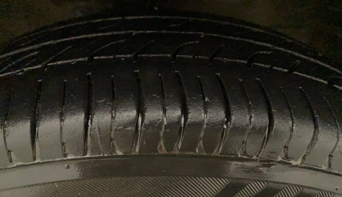 2014 Maruti Wagon R 1.0 LXI CNG, CNG, Manual, 59,680 km, Right Front Tyre Tread