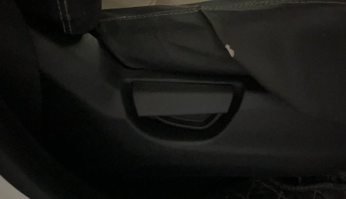 2021 Hyundai NEW SANTRO SPORTZ EXECUTIVE MT CNG, CNG, Manual, 43,476 km, Driver Side Adjustment Panel