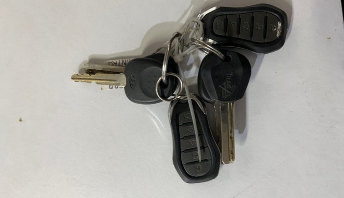 2021 Hyundai NEW SANTRO SPORTZ EXECUTIVE MT CNG, CNG, Manual, 43,476 km, Key Close Up