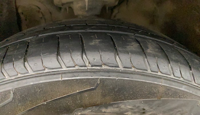 2017 Hyundai Elite i20 ASTA 1.2, Petrol, Manual, 38,982 km, Left Front Tyre Tread