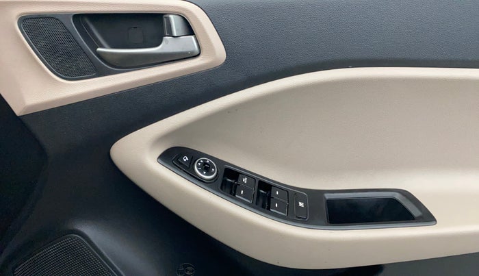 2017 Hyundai Elite i20 ASTA 1.2, Petrol, Manual, 38,982 km, Driver Side Door Panels Control