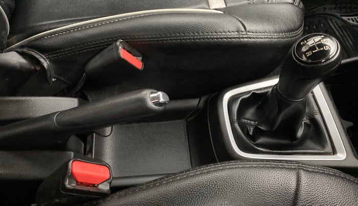 2021 Maruti Swift ZXI D, Petrol, Manual, 39,094 km, Gear Lever