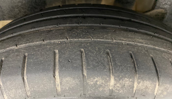 2021 Maruti Swift ZXI D, Petrol, Manual, 39,094 km, Left Rear Tyre Tread