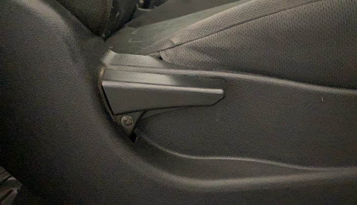 2017 Tata Tiago XT PETROL, Petrol, Manual, 70,942 km, Driver Side Adjustment Panel