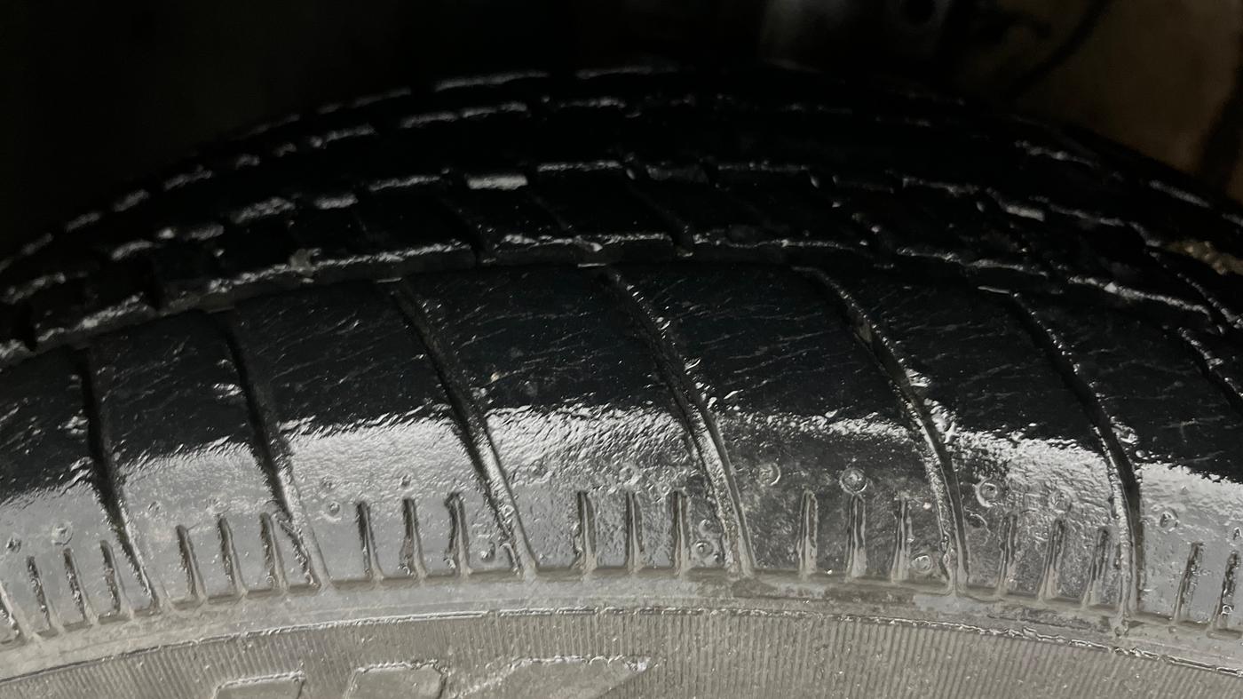 2015 Volkswagen Polo TRENDLINE 1.2L PETROL, Petrol, Manual, 16,215 km, Left Front Tyre Tread