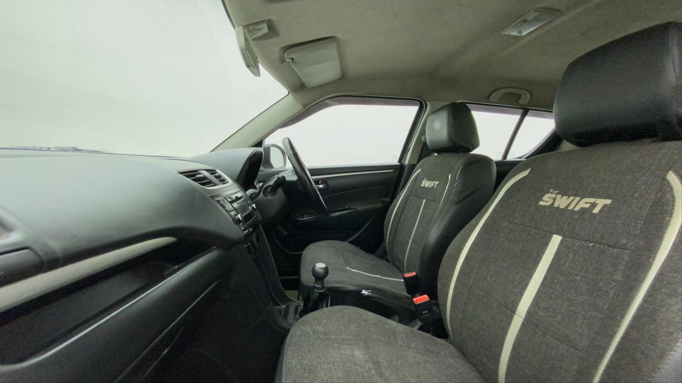 2016 Maruti Swift VXI, Petrol, Manual, 65,928 km, Right Side Front Door Cabin