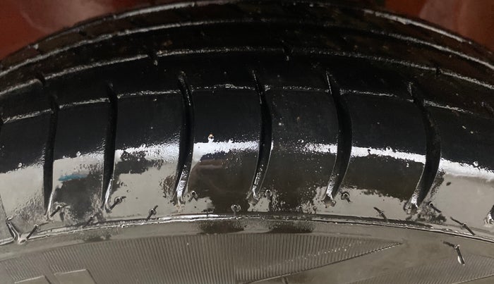 2016 Maruti Alto 800 LXI, Petrol, Manual, 54,715 km, Left Front Tyre Tread