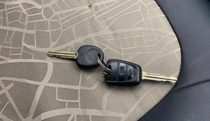 2015 Hyundai Grand i10 MAGNA 1.2 KAPPA VTVT, Petrol, Manual, 73,473 km, Key Close Up