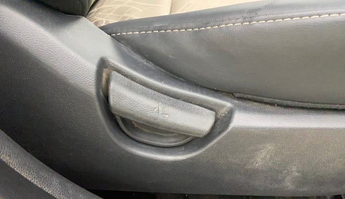 2015 Hyundai Grand i10 MAGNA 1.2 KAPPA VTVT, Petrol, Manual, 73,473 km, Driver Side Adjustment Panel