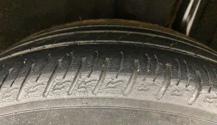2019 Maruti Vitara Brezza ZDI, Diesel, Manual, 82,812 km, Left Rear Tyre Tread