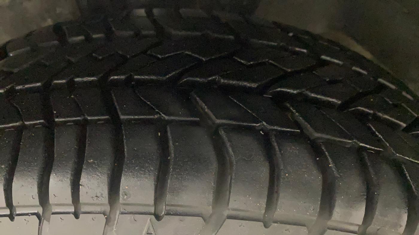 2014 Ford Figo ZXI 1.2 PETROL, Petrol, Manual, 51,337 km, Left Front Tyre Tread