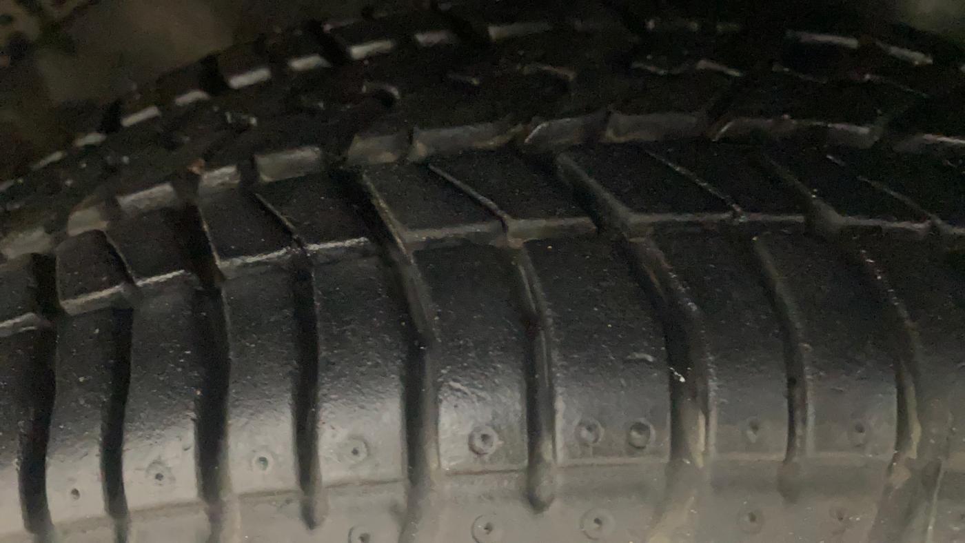 2014 Ford Figo ZXI 1.2 PETROL, Petrol, Manual, 51,337 km, Right Front Tyre Tread