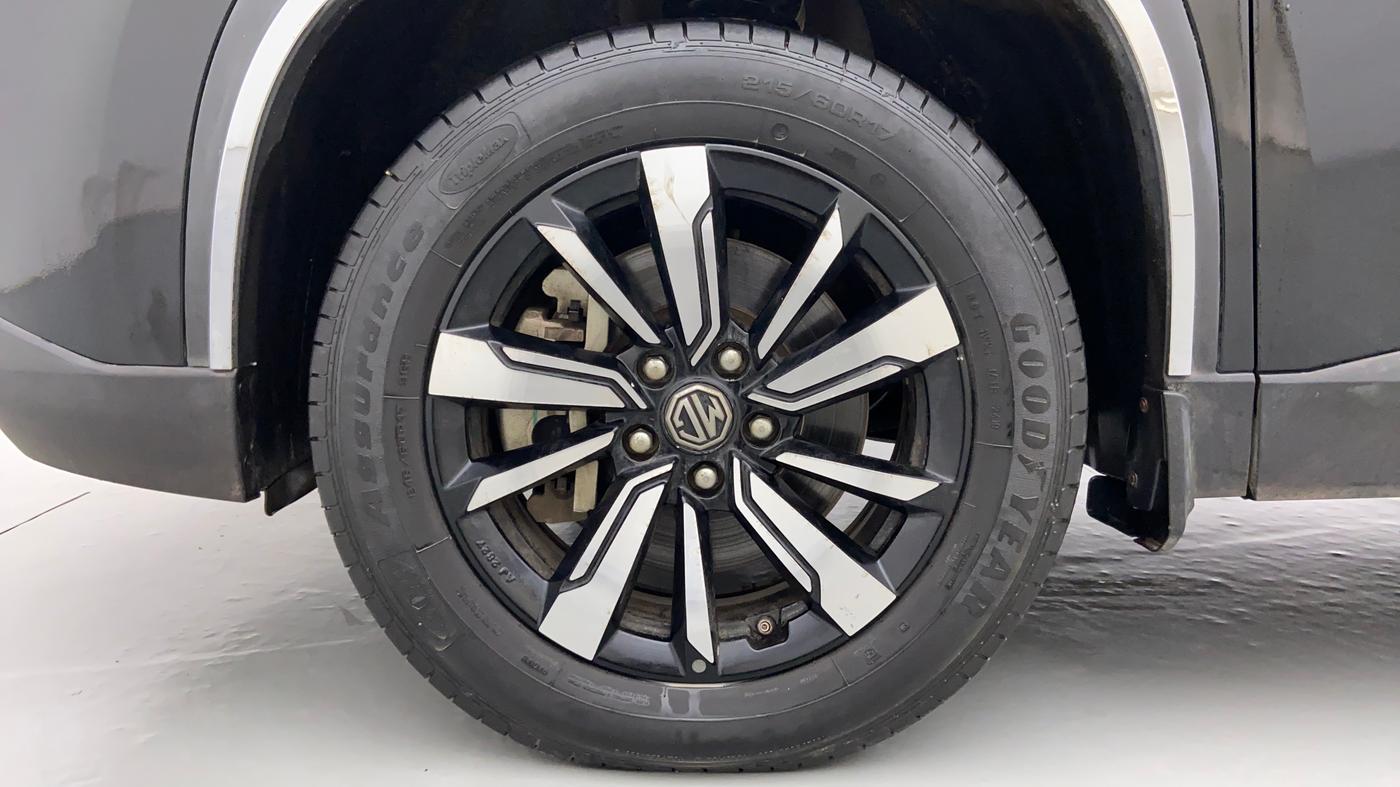 2019 MG HECTOR SHARP DCT PETROL, Petrol, Automatic, 28,870 km, Left Front Wheel