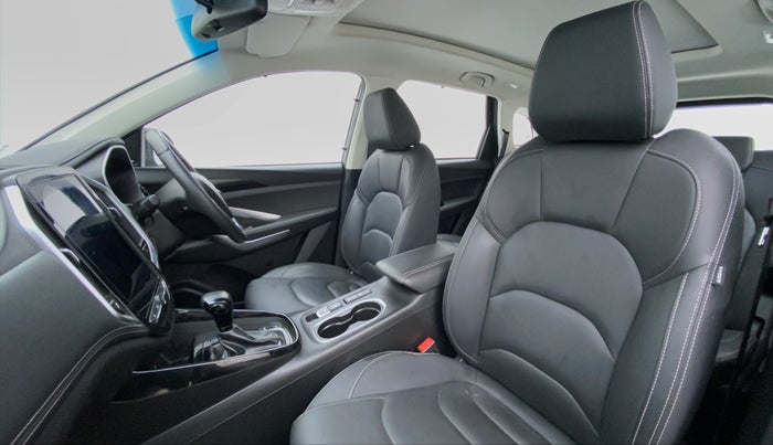 2019 MG HECTOR SHARP DCT PETROL, Petrol, Automatic, 28,870 km, Right Side Front Door Cabin