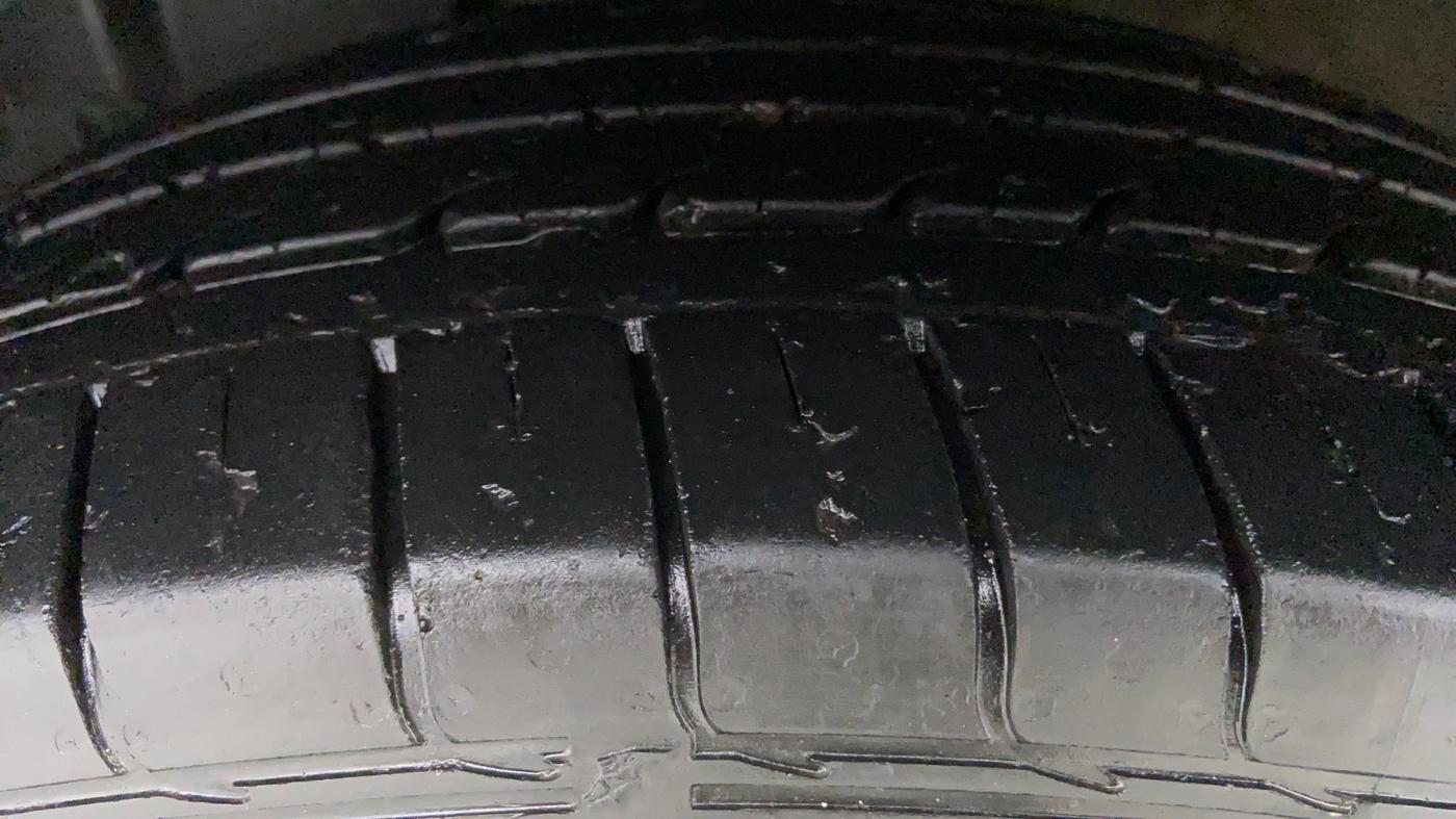 2019 MG HECTOR SHARP DCT PETROL, Petrol, Automatic, 28,870 km, Left Front Tyre Tread