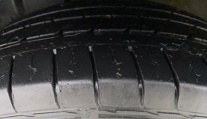 2019 MG HECTOR SHARP DCT PETROL, Petrol, Automatic, 28,870 km, Left Front Tyre Tread