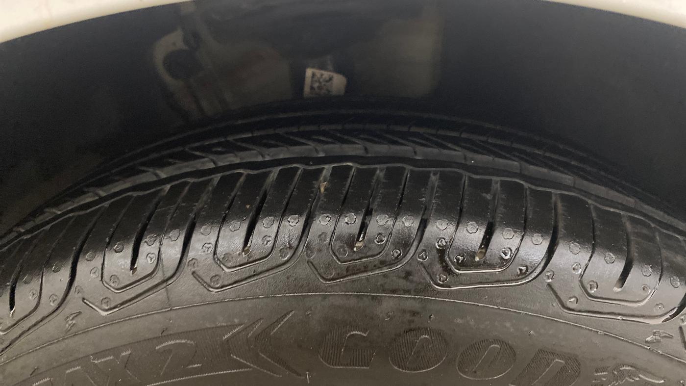 2022 Skoda SLAVIA STYLE 1.5L TSI DSG, Petrol, Automatic, 33,388 km, Right Front Tyre Tread