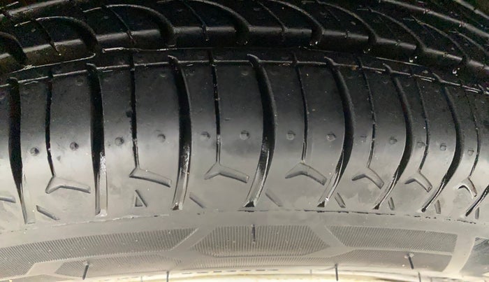 2015 Tata Nano TWIST XT, Petrol, Manual, 26,303 km, Right Front Tyre Tread