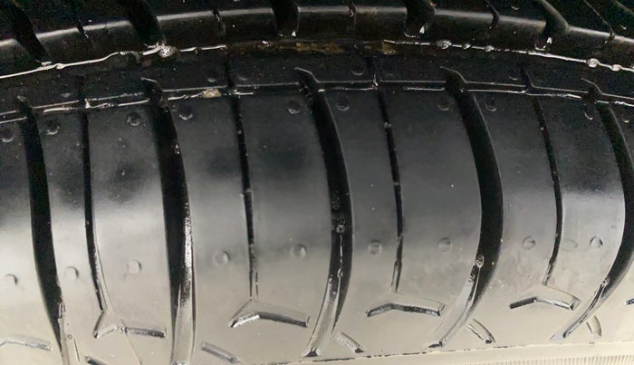 2015 Tata Nano TWIST XT, Petrol, Manual, 26,303 km, Right Rear Tyre Tread