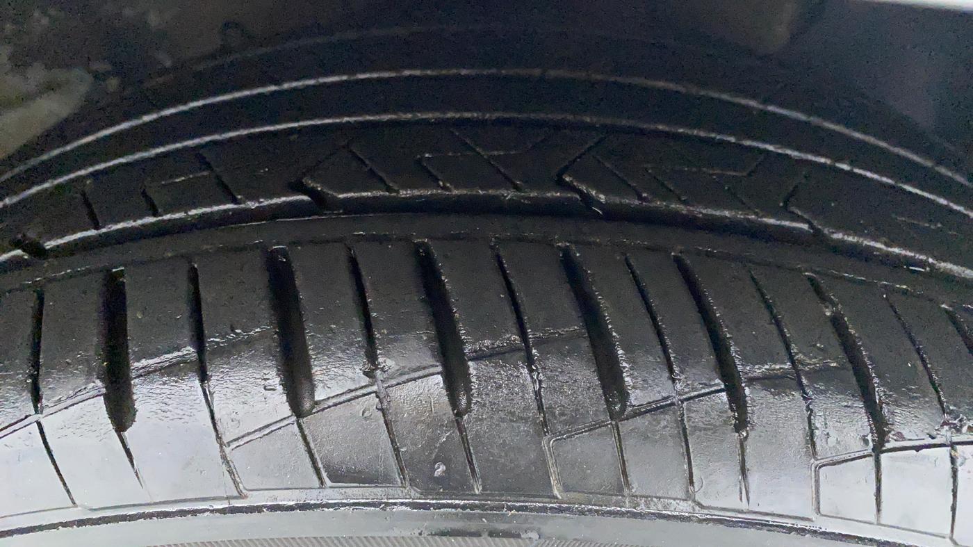 2018 Hyundai Verna 1.6 SX VTVT AT (O), Petrol, Automatic, 22,717 km, Right Rear Tyre Tread