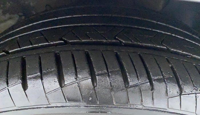 2018 Hyundai Verna 1.6 SX VTVT AT (O), Petrol, Automatic, 22,717 km, Right Rear Tyre Tread