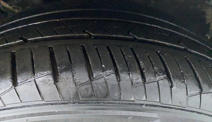 2018 Hyundai Verna 1.6 SX VTVT AT (O), Petrol, Automatic, 22,717 km, Left Front Tyre Tread