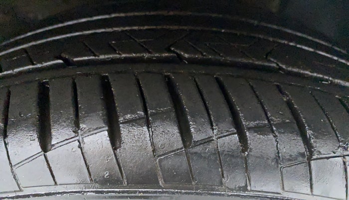 2018 Hyundai Verna 1.6 SX VTVT AT (O), Petrol, Automatic, 22,717 km, Right Front Tyre Tread