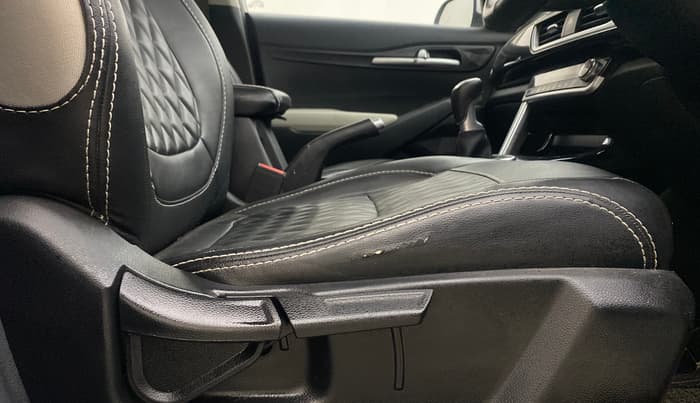 2023 KIA SELTOS HTK PLUS 1.5 IMT, Petrol, Manual, 72,541 km, Driver Side Adjustment Panel