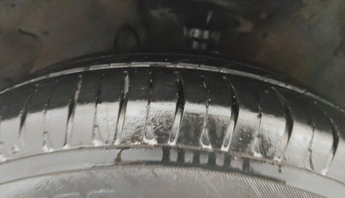2013 Hyundai i20 SPORTZ 1.2, Petrol, Manual, 79,644 km, Left Front Tyre Tread