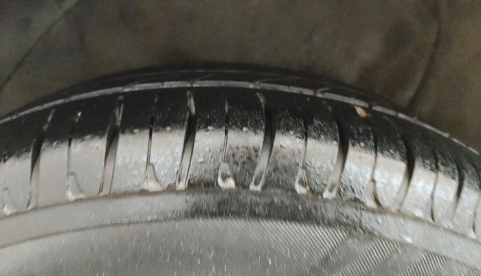 2013 Hyundai i20 SPORTZ 1.2, Petrol, Manual, 79,644 km, Right Rear Tyre Tread