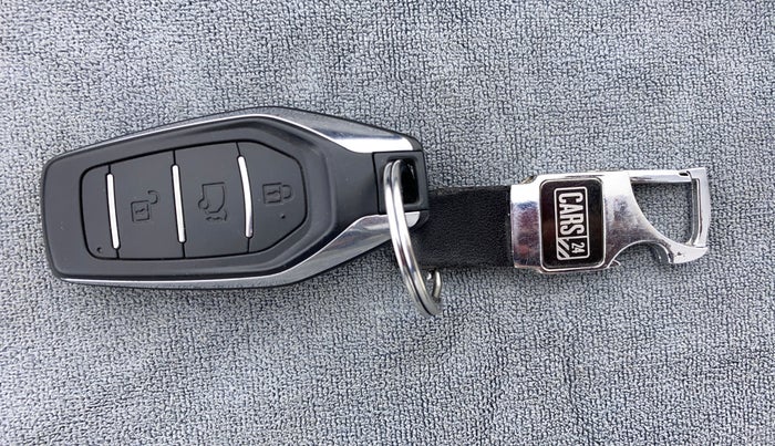 2019 Mahindra XUV500 W11, Diesel, Manual, 39,658 km, Key Close Up