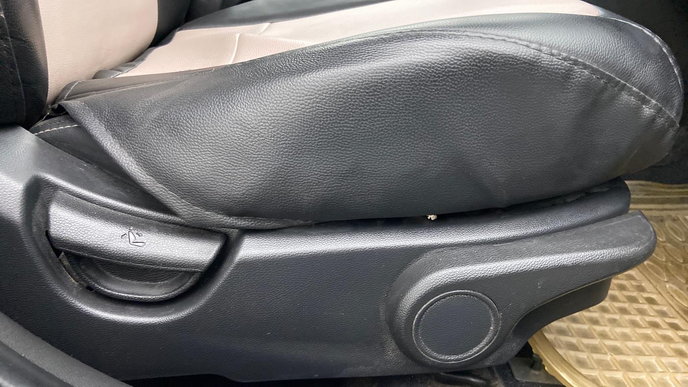 2016 Hyundai Grand i10 ASTA 1.2 KAPPA VTVT, Petrol, Manual, 87,663 km, Driver Side Adjustment Panel